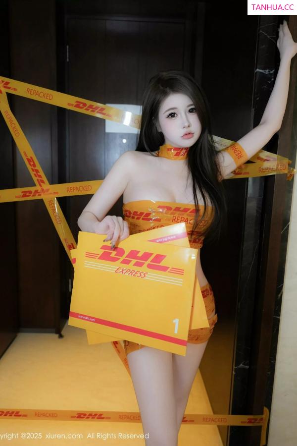 甜妮  [XiuRen]高清写真图 2025.03.14 No.10016 甜妮 美腿性感第13张图片